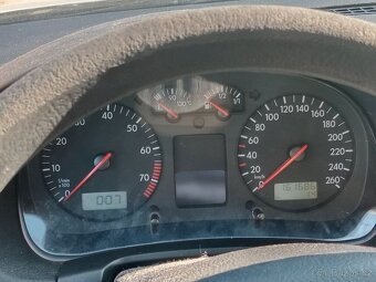 Golf 4 1.6 nová STK - 5