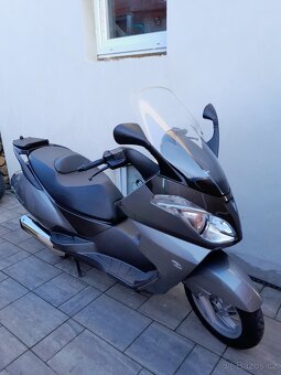 Aprilia Atlantic 250, výborný stav, po TK - 5