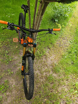Zánovní našlapané karbonové full 29" kolo TREK, rám 17"(M) - 5