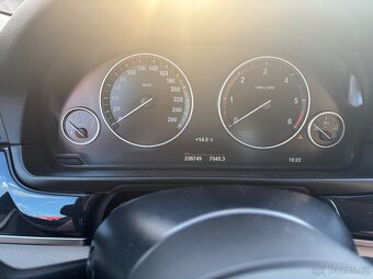 BMW F10 520 XDrive - 5