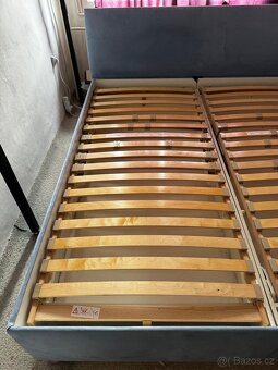 Manželská polstrovaná postel - 5