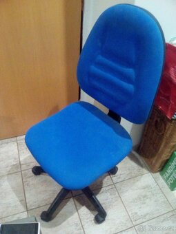 Kolečková židle modrá - 5