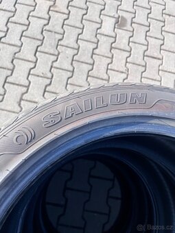 Pneu 235/45 R18 - 5
