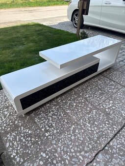 Tv stolek z XXXLutz - 5