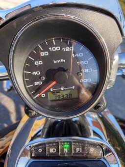 Suzuki Intruder M800 - 5