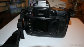 Zrcadlovka Nikon D70, 3 objektivy a brašna - 5
