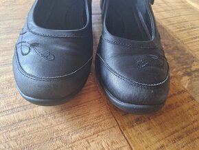 Černé baleríny zn. Geox vel. 35 - 5