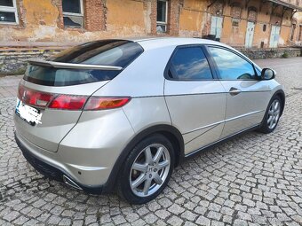 Prodám Honda Civic,1.8 benzín,103 kW,automat - 5
