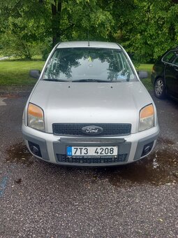 Ford fusion . Čtěte celý inzerát - 5