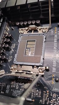 ASUS TUF GAMING B760-PLUS WIFI D4 - 5