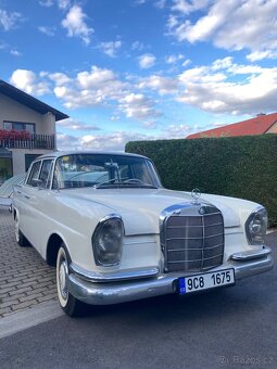 Mercedes Benz 220S W111 - 5