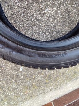 Zimní pneu 215/45R16 good year - 5