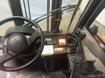 Vysokozdvižný vozík Toyota 25 s pozicionerem - 5