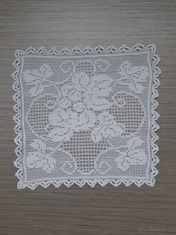 Ručně vyšívaná dečka / ubrus na stůl 90x90 cm - 5
