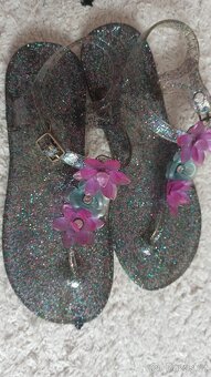 Dívčí letní sandály- žabky - vel. 33 - vnitřní stélka 21cm - 5