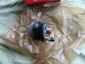 UAZ 469 nová brzdová prasátka 4 ks - 5