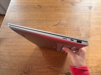 Notebook Lenovo 15.6 / Intel Core i5 / SSD / krásný stav - 5