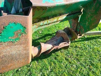 Půdní rýhovací fréza za traktor - 5