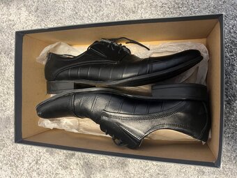 Prodám kvalitní kožené boty velikost 43 - 5