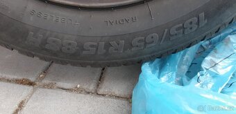 Š-FABIA - sada letních pneu na ráfkách 185/65/R15 NOVÉ - 5