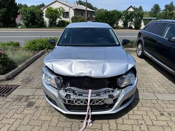 VW Passat CC 2.0 TDI 125 kW – havarovaný, pojízdný - 5