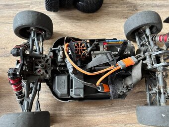 RC model auta Arma Typhon 6S BLX V5 1:8 s náhonem 4WD - 5