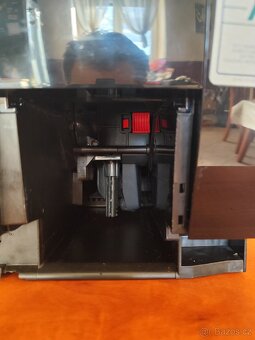 Prodám automatický kávovar DeLonghi Magnafica S - 5