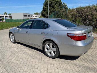 Lexus LS 460 4.6 V8 - 5