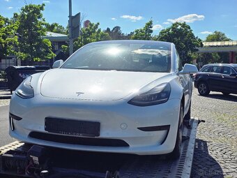 Tesla Model 3 - 5