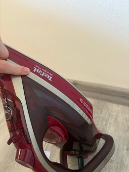 Žehlička Tefal 1000,- - 5