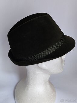 Elegantní klobouk, Rockel velur, tm. zelený, pošta 69.-, - 5