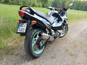 Suzuki GSX 600f - 5