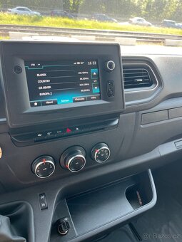 RENAULT MASTER III r.v. 2023, 6 míst, 120kW - 5