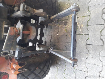 Traktor + příslušenství - 5