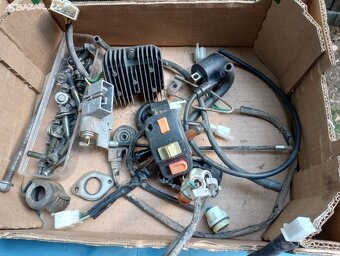 Čínský skútr směs dílů - 5