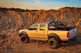 Nášlapy nissan d22 - 5