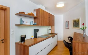 Pronájem krásného bytu 2+1 (80 m²) v klidné a velmi atraktiv - 5