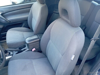Toyota Rav 4, r.v. 2004 ALE jede na 3.válce - 5