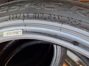 Prodám zimní pneu 225/45/17  94v Pirelli - 5