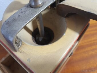 Starý mlýnek na kafe Sfinx - 5