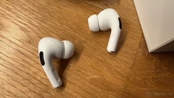 Sluchátka Apple AirPods Pro - magsafe - 5