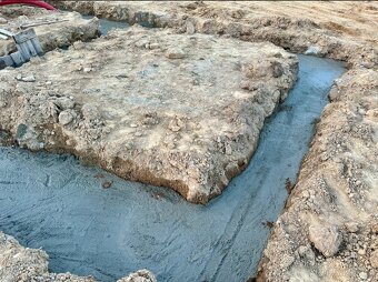 STAVEBNÍ Vysokohorský Pozemek 2,8 Hektaru se Základy CHATY - 5