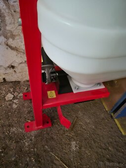 Rozmetadlo práškovač pro přísev meziplodin - 5