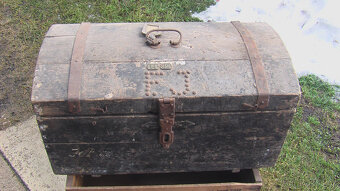 VOJENSKÝ KUFR + HELMA - 5