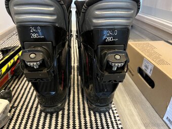 Prodám dětské lyže, lyžáky a hůlky - 5