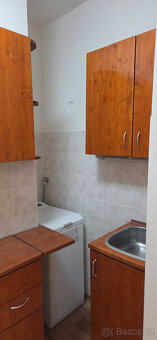 Dlouhodobý pronájem bytu 1+kk, Praha 9 - 5