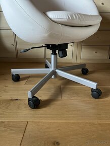 Otočná židle Ikea Skruvsta - 5