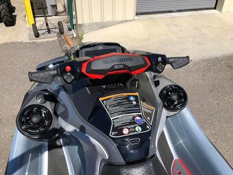 Sea-Doo RXT-X 325 Manta Green/Fiery Red s přívěsem - 5