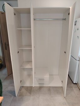 Nová bílá šatní skříň Pierre se zrcadlem, 120 cm - 5
