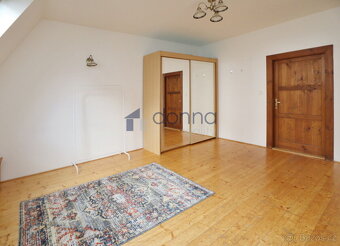 Pronájem podkrovního bytu 3+kk, 140m², ul. Palackého, Praha - 5